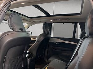 Volvo  Plus Dark
