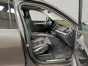 Volvo  Plus Dark