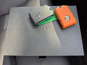 Volvo  Plus Bright