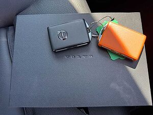 Volvo  Plus Bright