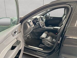 Volvo  Plus Dark