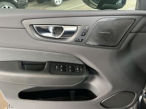 Volvo  Plus Dark