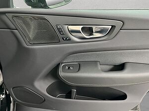 Volvo  Plus Dark