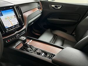 Volvo  Momentum Pro