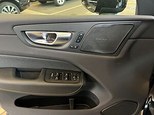 Volvo  Plus Dark