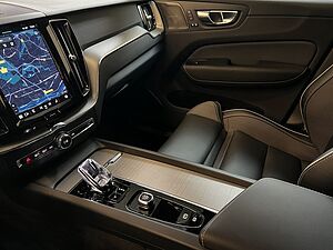 Volvo  Plus Dark