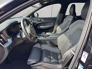Volvo  Plus Dark