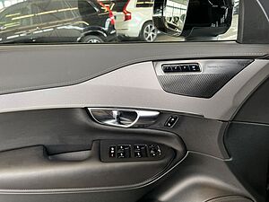 Volvo  Ultimate Dark
