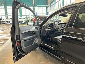 Volvo  Ultimate Dark