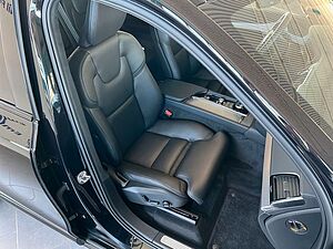 Volvo  Ultimate Dark