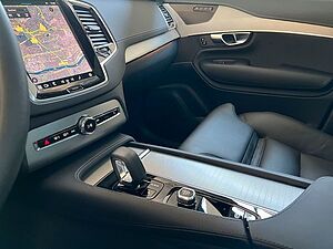 Volvo  Ultimate Dark