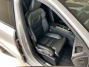 Volvo  Ultimate Dark