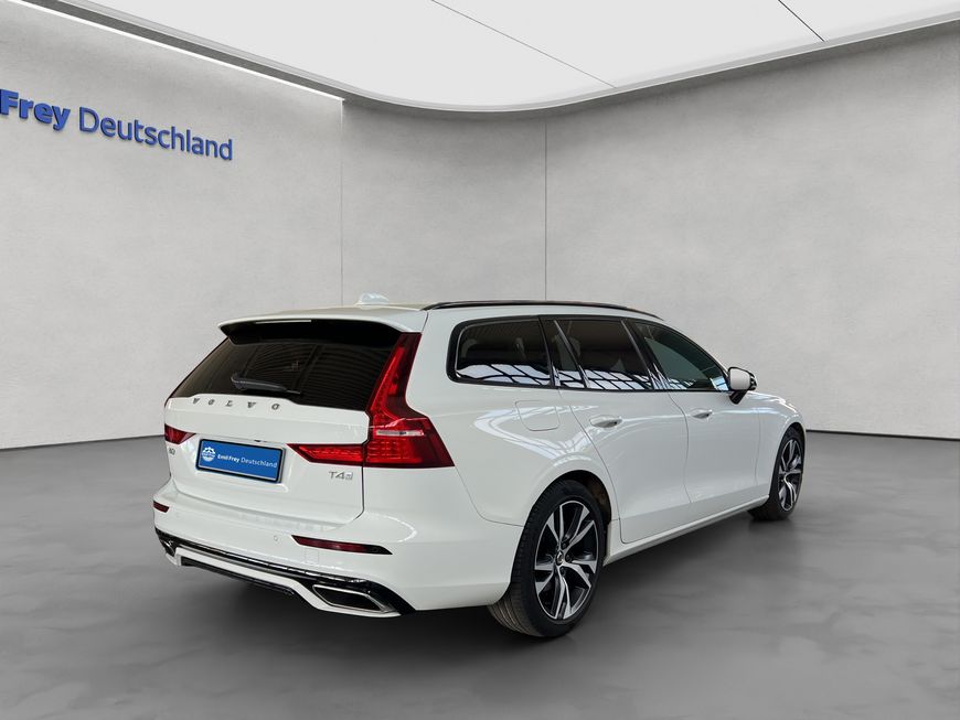 Volvo  T4  Aut PilotAssist BLIS Kamera Navi Voll-LED