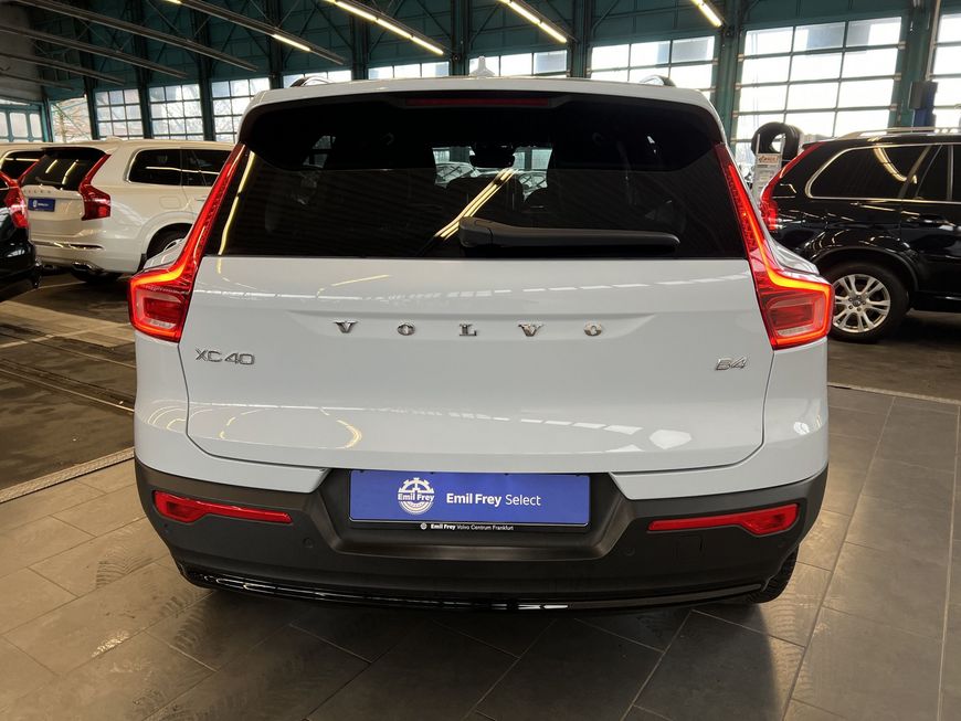 Volvo  Plus Dark