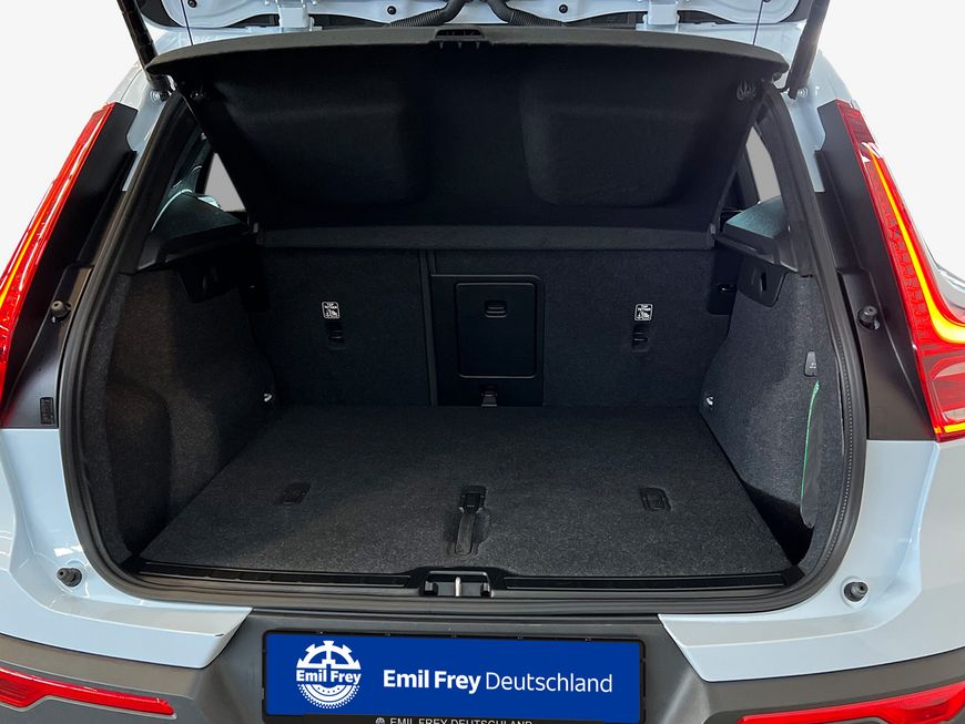Volvo  Plus Dark
