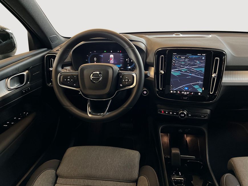 Volvo  Plus Dark