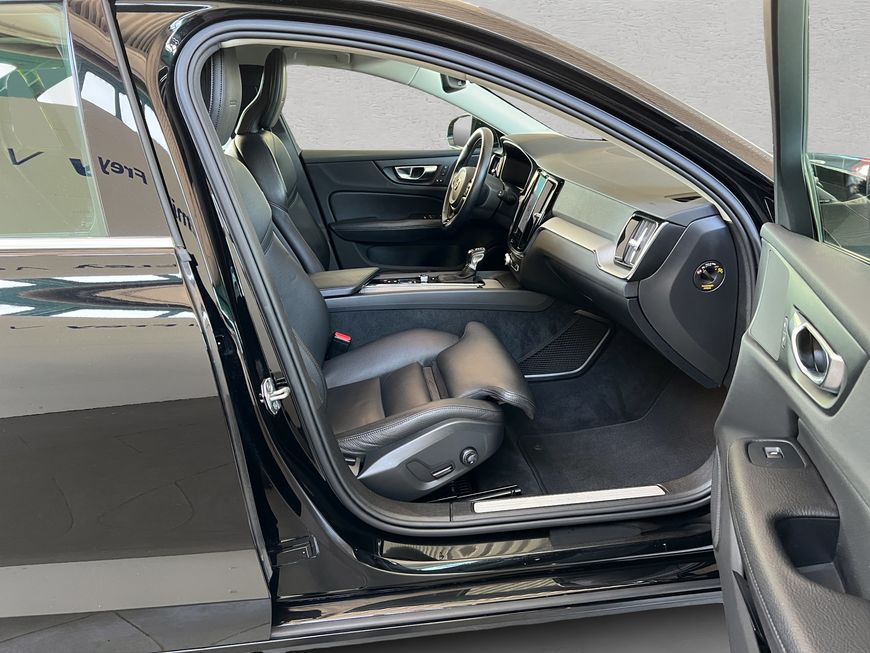 Volvo  D3  Aut Leder Navi LED Kamera PDCv+h