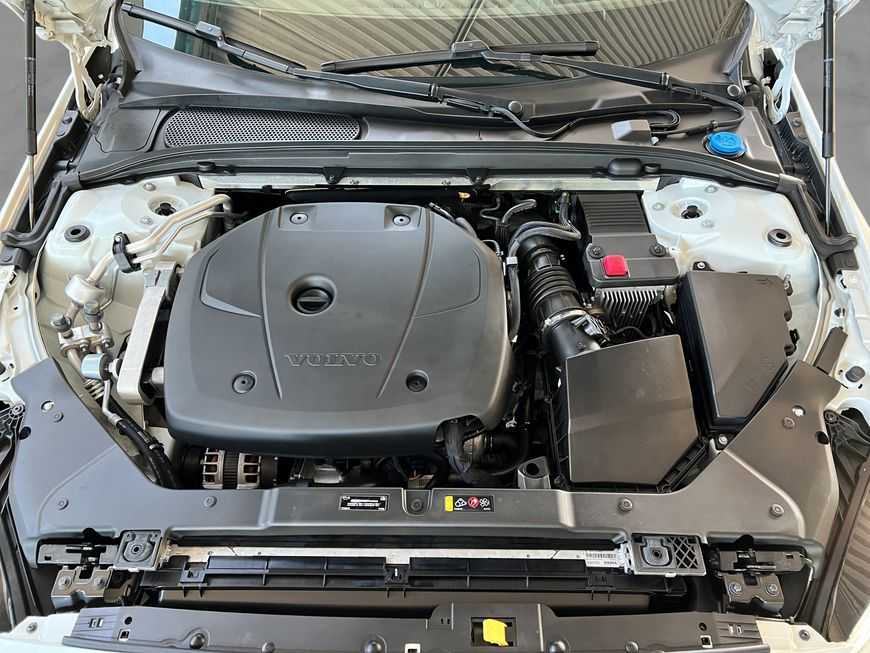 Volvo  T6 AWD  Aut Glasd HeadUp PilotAssist
