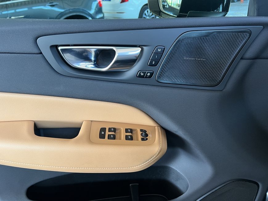 Volvo  T6 AWD Recharge  Glasd 360° PilotAssist