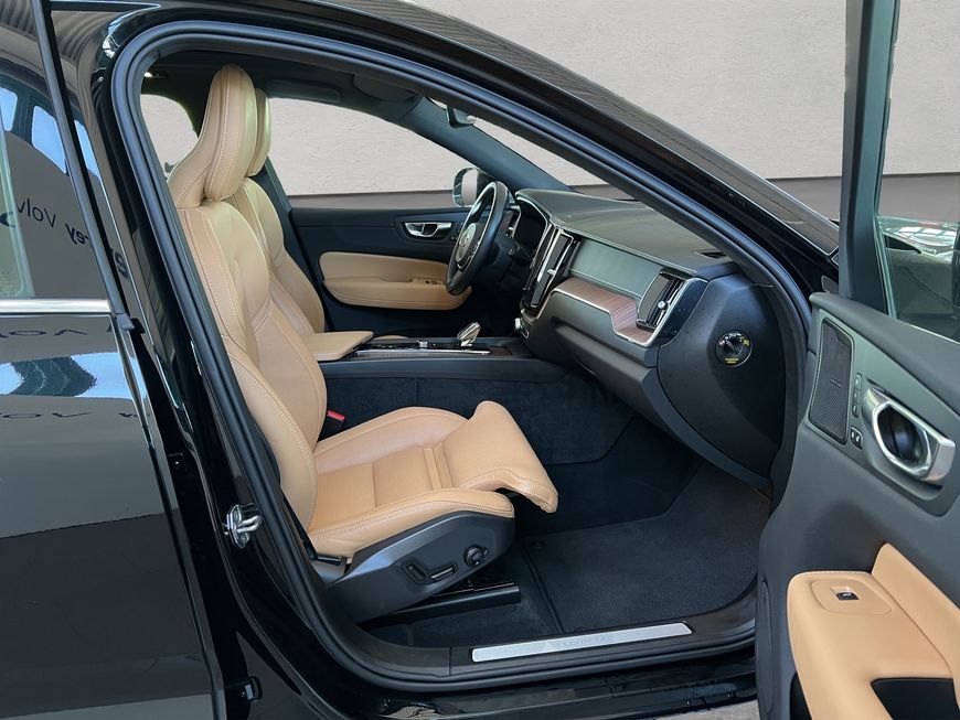 Volvo  T6 AWD Recharge  Glasd 360° PilotAssist
