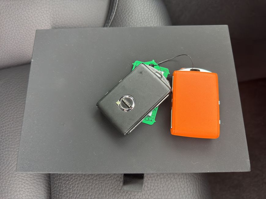 Volvo  Plus Bright