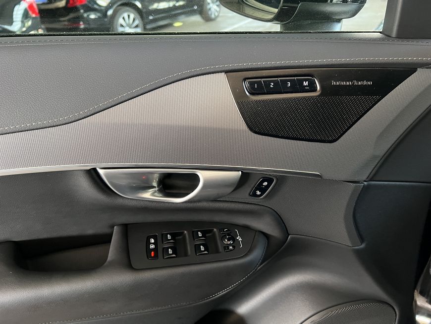 Volvo  Plus Bright