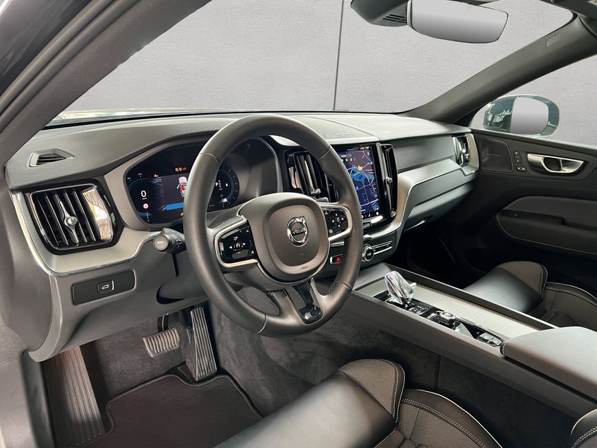 Volvo  Plus Dark