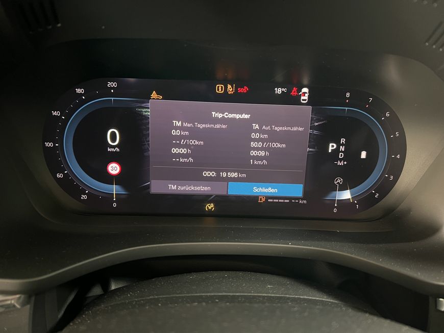 Volvo  Plus Dark