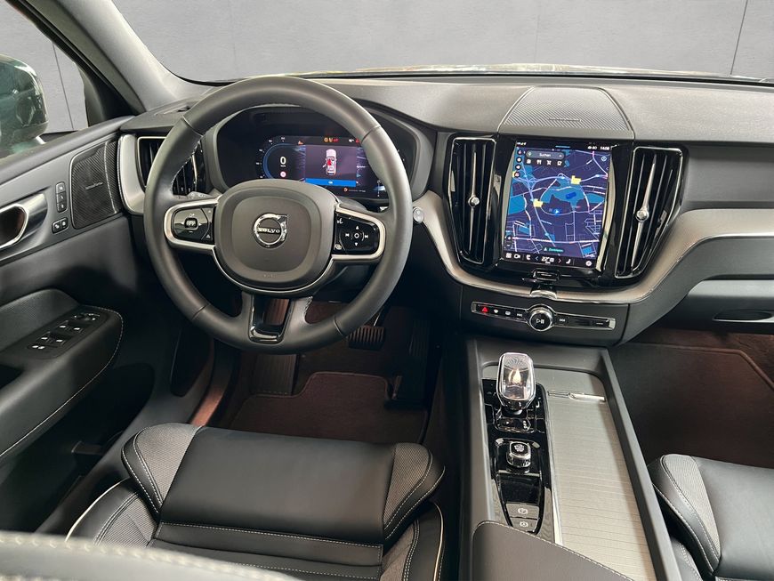 Volvo  Plus Dark
