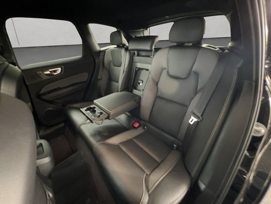 Volvo  Plus Dark