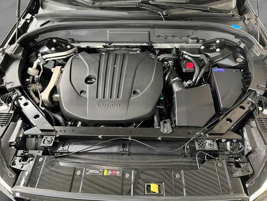 Volvo  Plus Dark