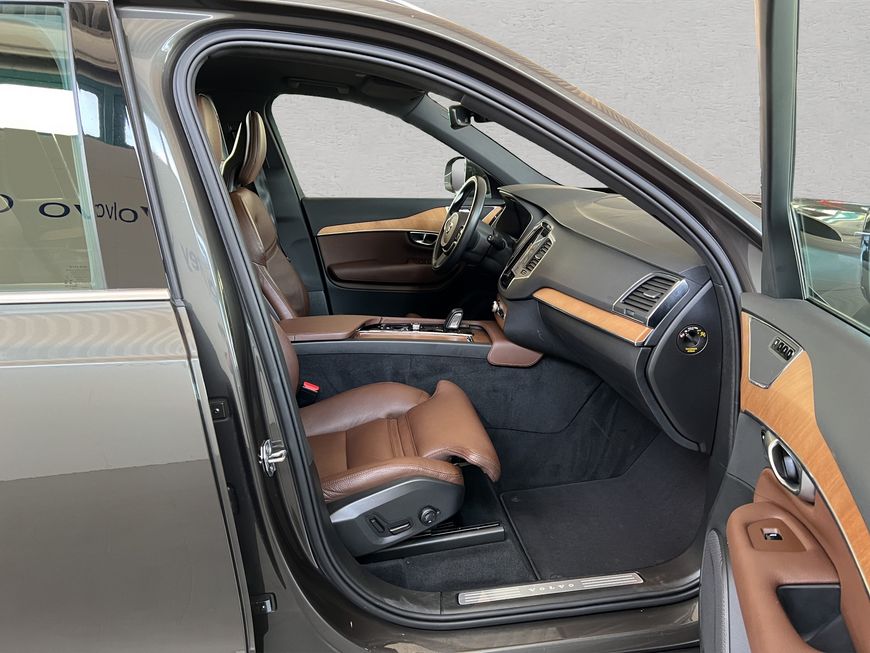 Volvo  Momentum Pro