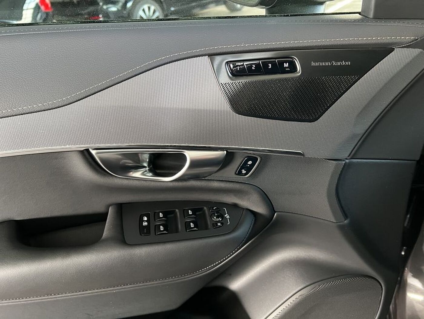 Volvo  Plus Bright