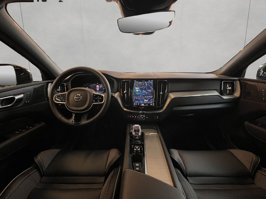 Volvo  Plus Dark