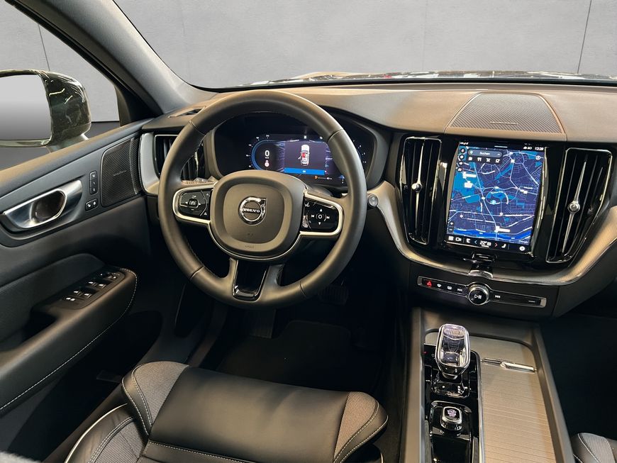 Volvo  Plus Dark