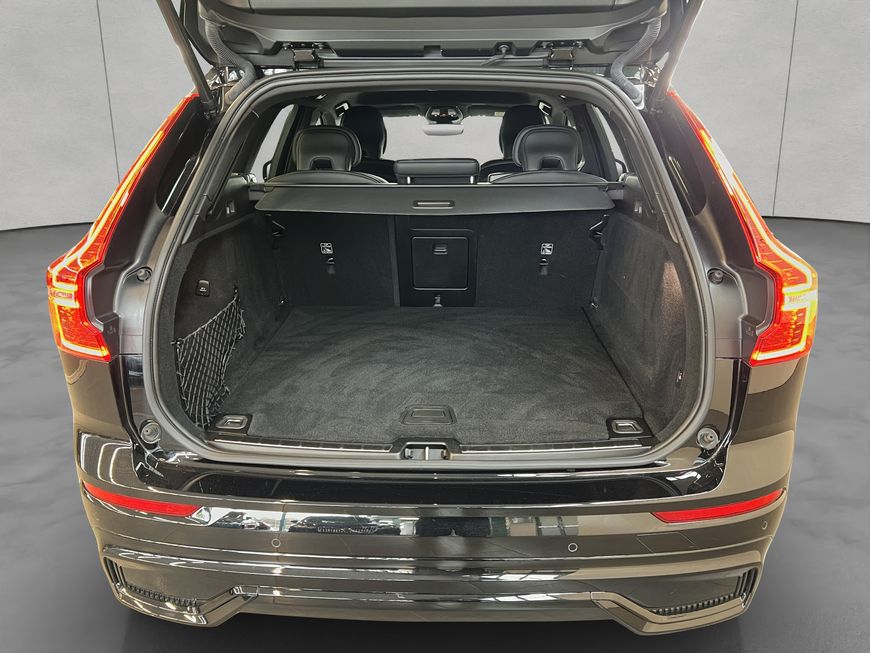 Volvo  Plus Dark