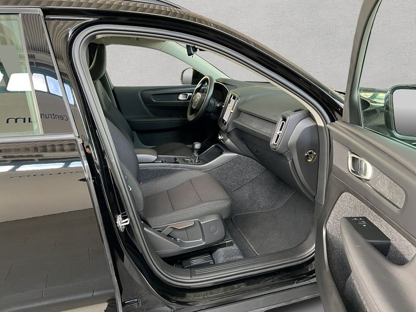 Volvo  Momentum Core