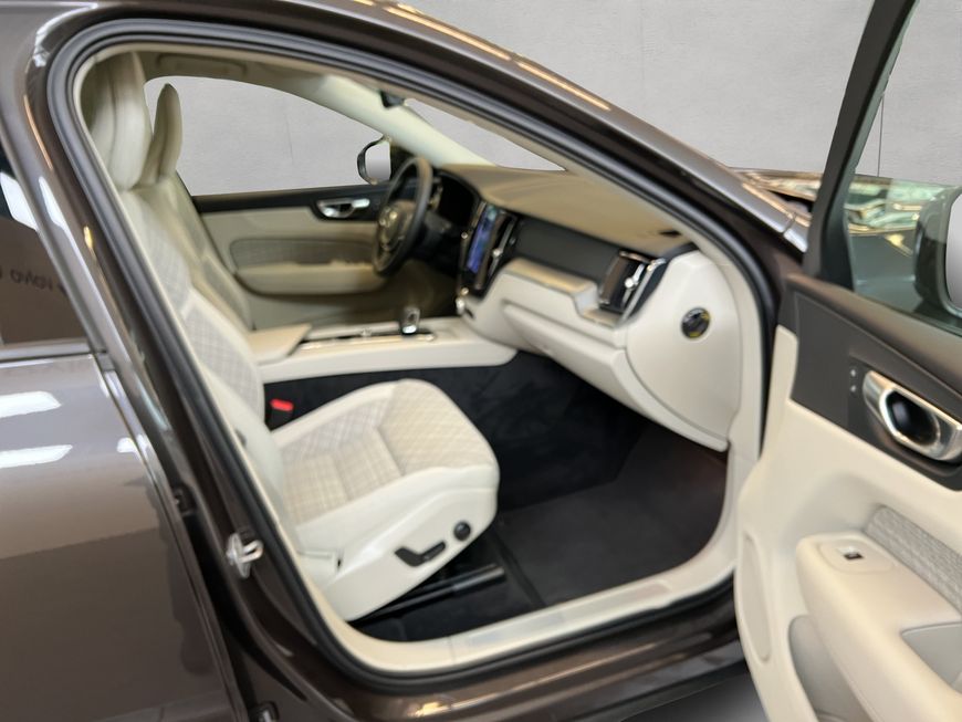 Volvo  Essential