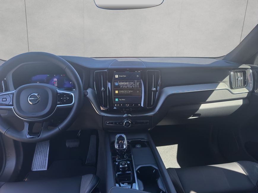 Volvo  Plus Dark