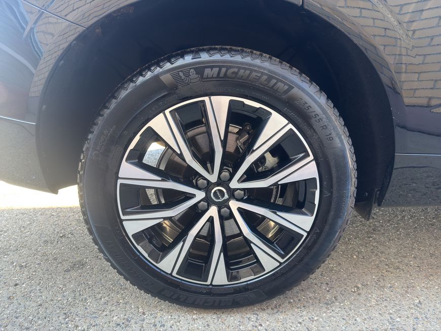 Volvo  Plus Dark