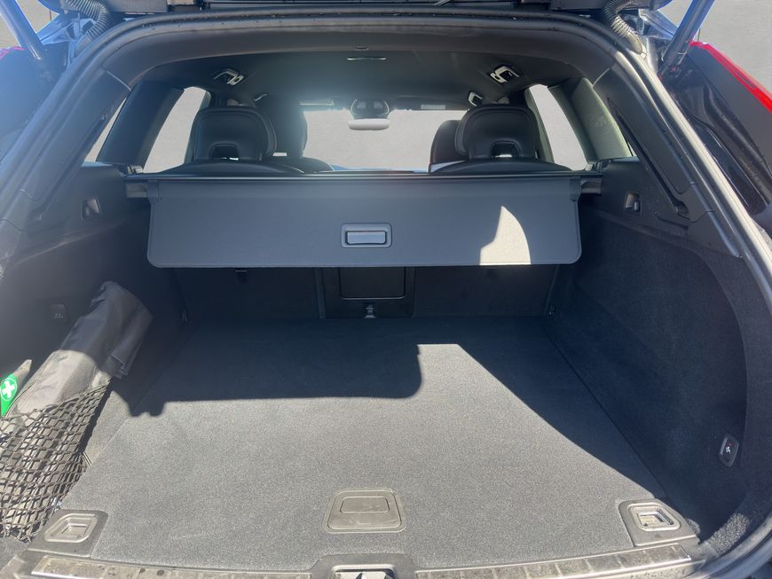 Volvo  Plus Dark
