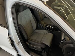 Volvo  Plus Dark