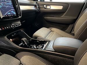 Volvo  Plus Dark