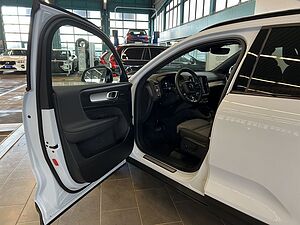 Volvo  Plus Dark