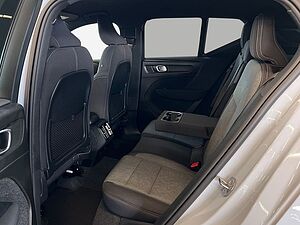 Volvo  Plus Dark