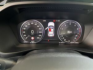 Volvo  Momentum Core