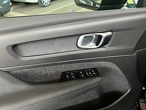 Volvo  Momentum Core