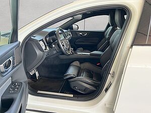 Volvo  T6 AWD  Aut Glasd HeadUp PilotAssist