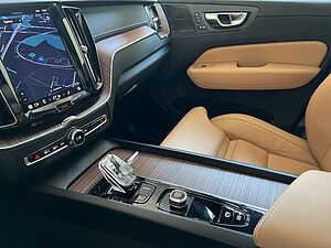 Volvo  T6 AWD Recharge  Glasd 360° PilotAssist