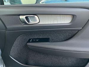 Volvo  T4 Recharge  DKG Leder Navi LED Kamera